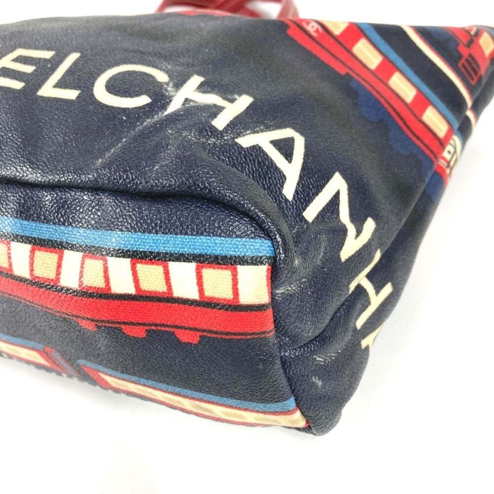CHANEL Red Leather Shoulder Bag - Picture 6 of 16